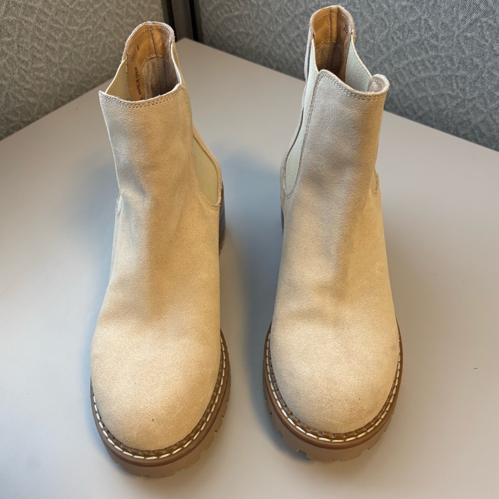 Bertuchi Suede Ankle Boots - Picture 2 of 5